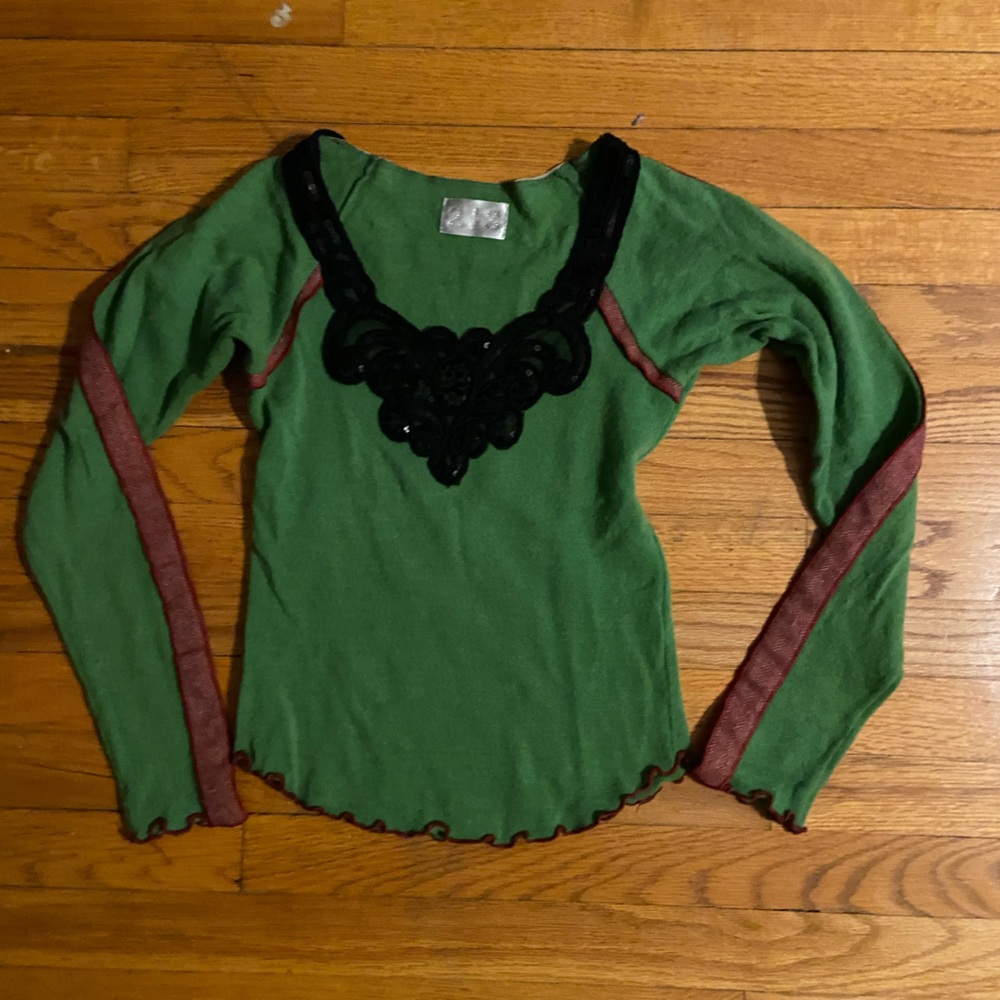 Women XS green sweater with striping and embroidery